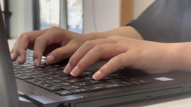 パソコンに慣れるところから