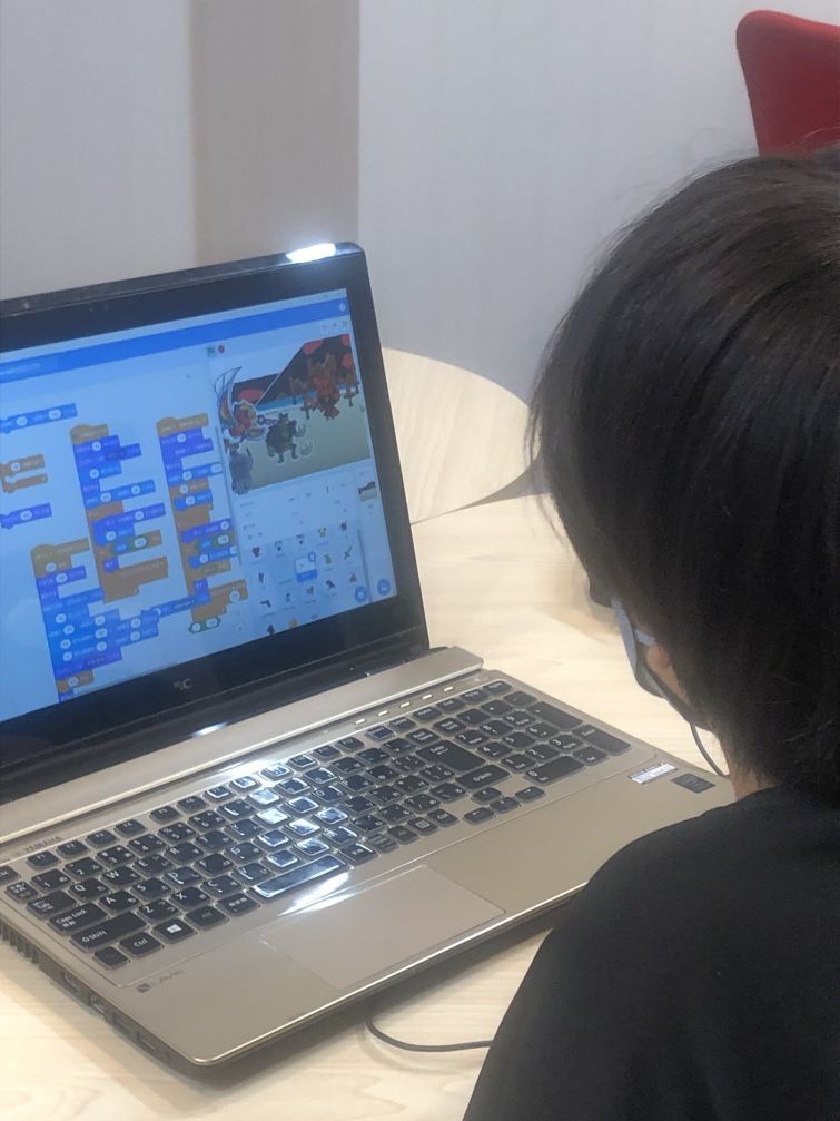 卒業生：情報工学部の大学院生からのエール