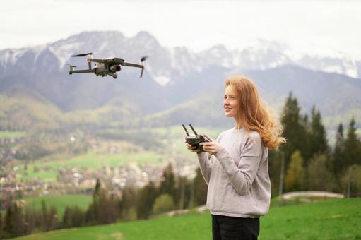 プログラミングでドローンを飛ばす？！　ドローン・プログラミング体験会