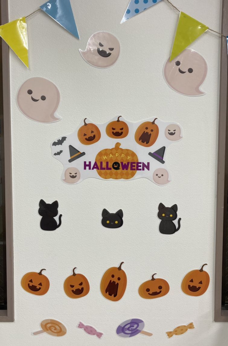 教室はハロウィン仕様